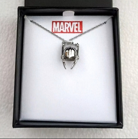 Marvel Comics Mighty Thor Highly Detailed Mini Helmet Necklace Pendant New MIB - Picture 2 of 9